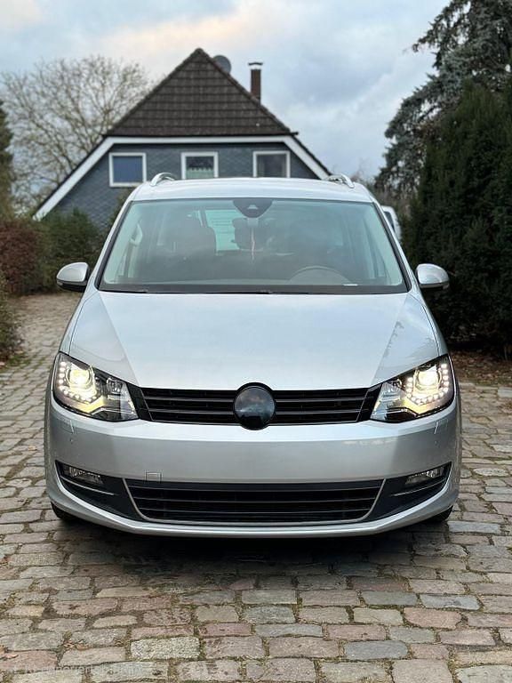 Gebraucht VW Sharan Highline 150 PS (110 kW) 2021 Grau Van / Kleinbus