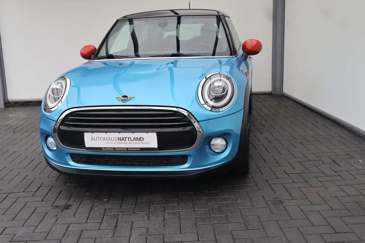 Gebraucht Mini Cooper Chili 136 PS (100 kW) 2019 Electric blue Kleinwagen