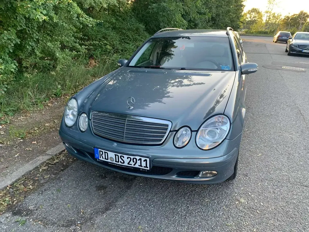 Gebraucht Mercedes E200 163 PS (119 kW) 2003 Blau Kombi