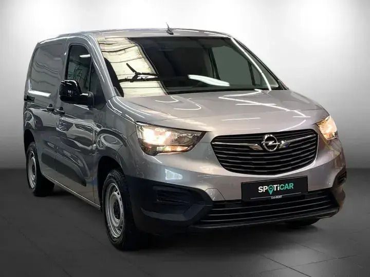 Grau Gebraucht 2023 Opel Combo Edition Van / Kleinbus | 19.970 € (Teuer) - Bild 1/3
