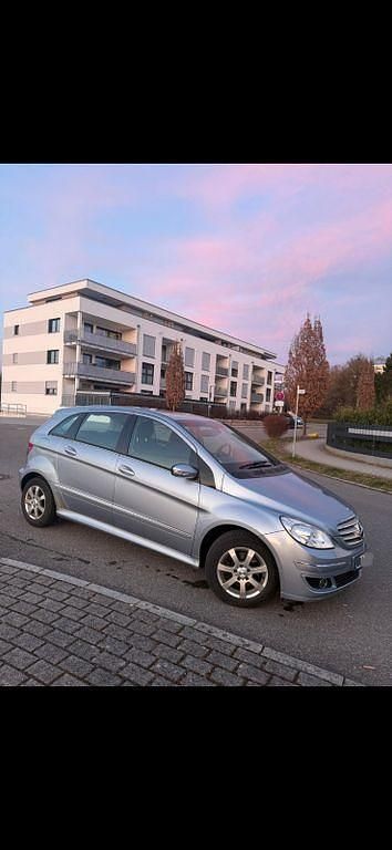 Gebraucht Mercedes B180 109 PS (80 kW) 2007 Blau Van / Kleinbus