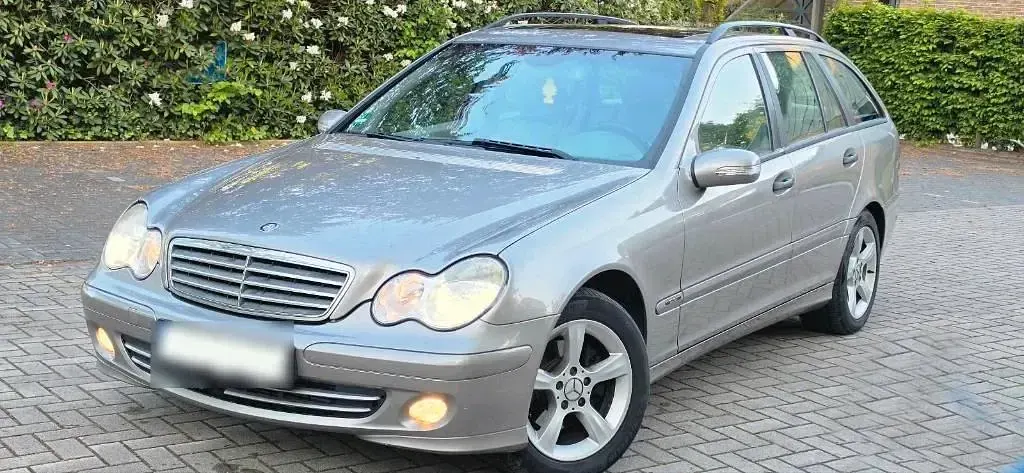 Gebraucht Mercedes C220 186 PS (136 kW) 2005 Gold Kombi