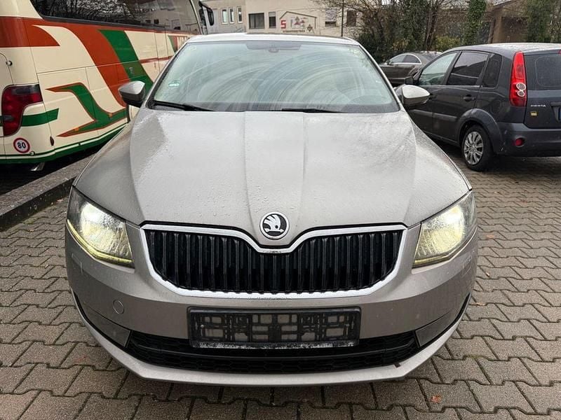 Gebraucht Skoda Octavia Elegance 150 PS (110 kW) 2014 Beige Limousine