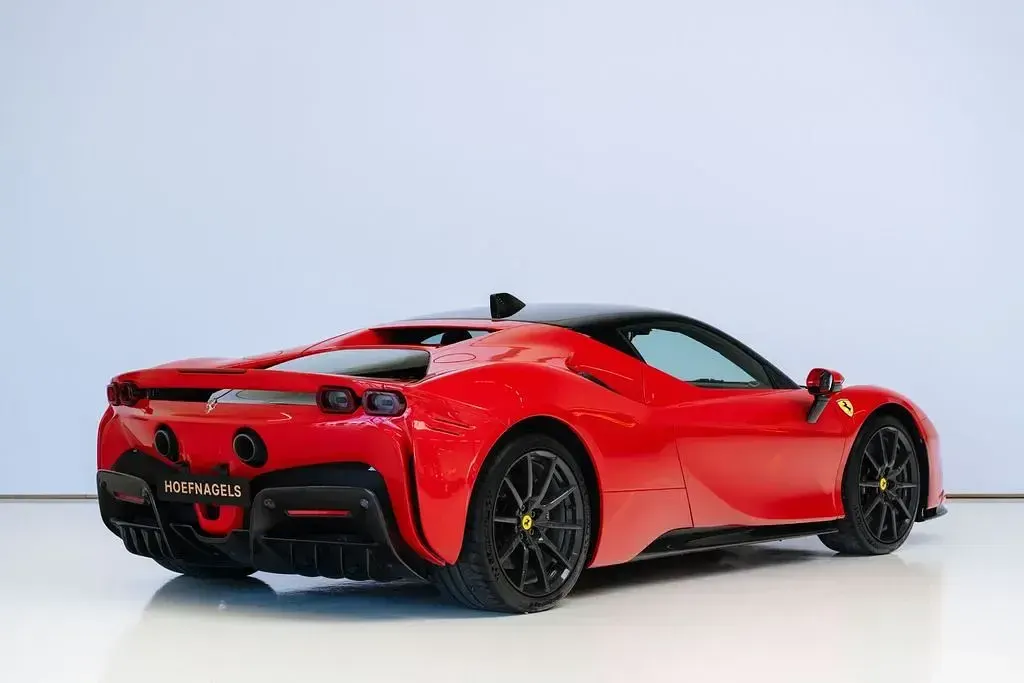Second-hand Ferrari SF90 1000 CP (735 kW) 2021 Roșu