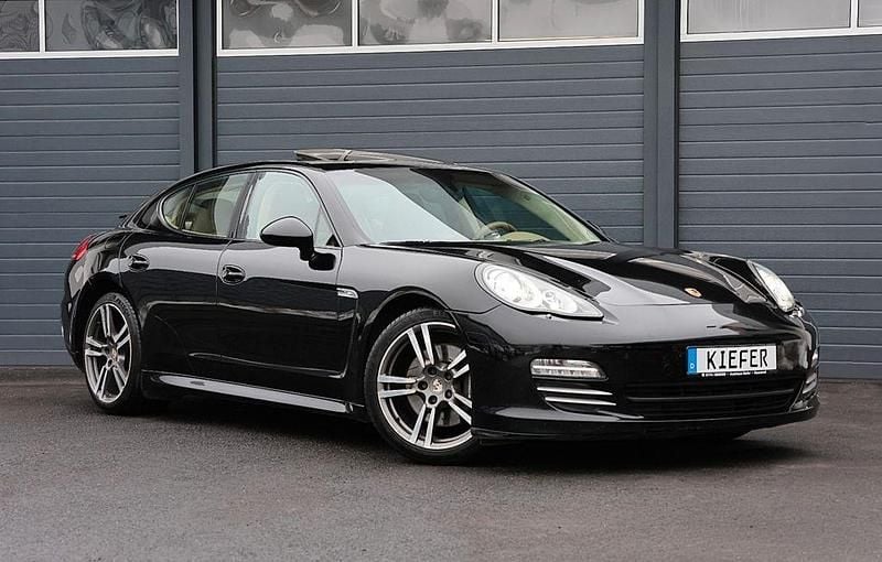 Gebraucht Porsche Panamera 299 PS (219 kW) 2013 Schwarz Kleinwagen