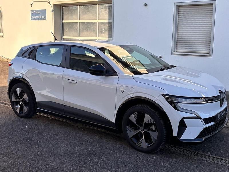 Gebraucht Renault Megane E-Tech Equilibre 96 kW (131 PS) 2022 Weiß Limousine