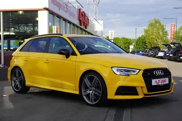 Używany Audi S3 Ambiente 300 KM (220 kW) 2019 Żółty Sedan/Limuzyna