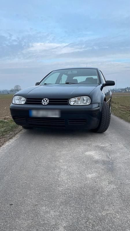 Gebraucht VW Golf IV 75 PS (55 kW) 2001 Blau Kleinwagen