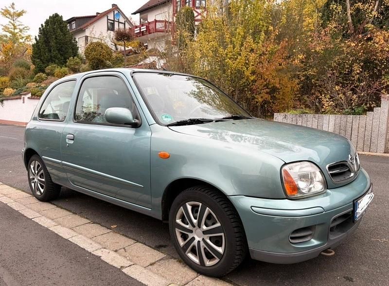 Grün Gebraucht 2002 Nissan Micra Kleinwagen | 1.111 € (Fairer Preis) - Bild 1/4