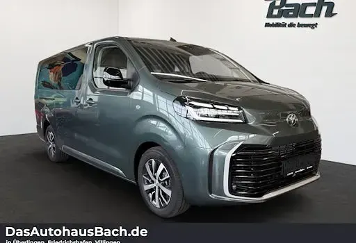 Neu Toyota Proace Verso 180 PS (132 kW) 2026 Grün Kombi