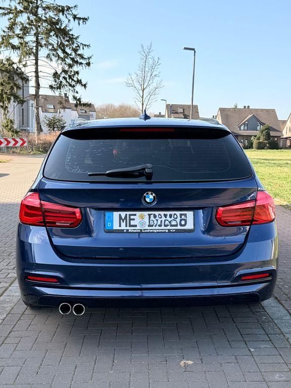 Gebraucht BMW 320 Advantage 190 PS (139 kW) 2016 Blau Kombi