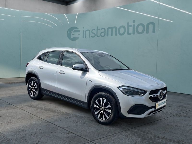Silber Gebraucht 2021 Mercedes GLA250 Style SUV | 35.205 € (Etwas zu teuer) - Bild 1/3