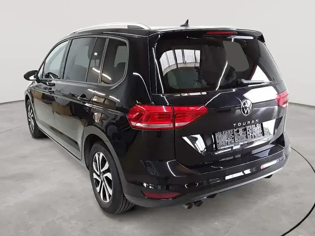 Gebraucht VW Touran Active 150 PS (110 kW) 2023 Schwarz Van / Kleinbus
