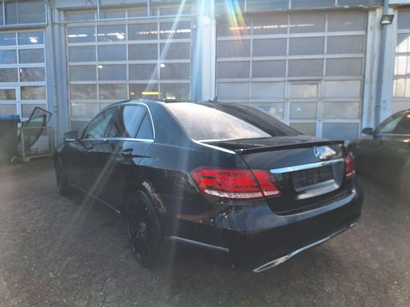 Usata Mercedes E220 170 CV (125 kW) 2015 Nero Berlina