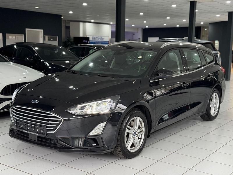 Schwarz Gebraucht 2021 Ford Focus Kombi | 16.990 € (Superpreis) - Bild 1/4