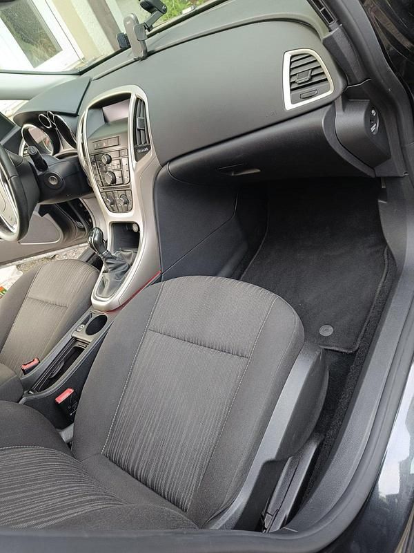 Gebraucht Opel Astra 120 PS (88 kW) 2012 Schwarz Kombi