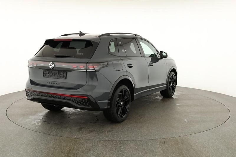 Neu VW Tiguan R-line 265 PS (194 kW) 2026 Delfin grau metallic SUV