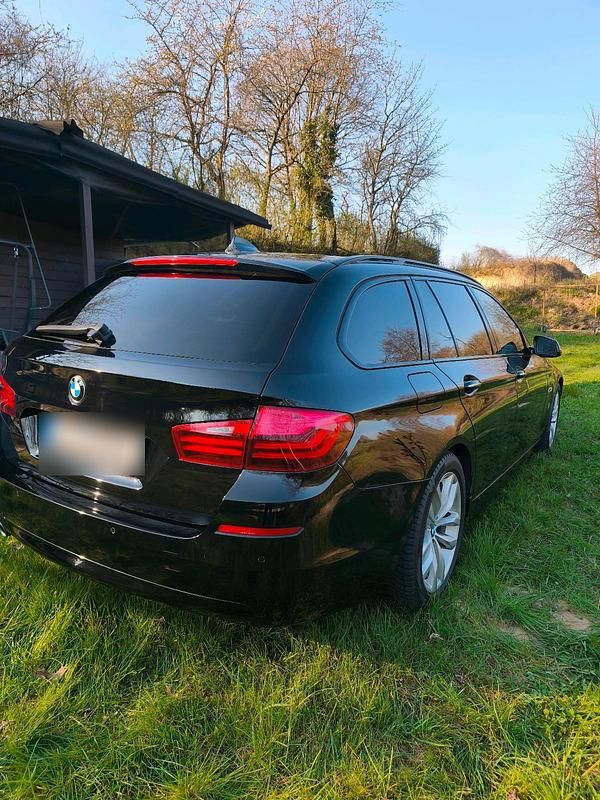 Gebraucht BMW 520 190 PS (139 kW) 2017 Schwarz Kombi
