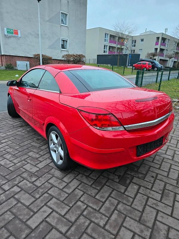 Gebraucht Opel Astra Cabriolet 105 PS (77 kW) 2006 Rot Cabrio