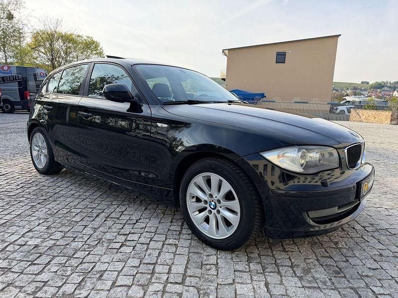 Gebraucht BMW 120 Advantage 177 PS (130 kW) 2010 Schwarz Kleinwagen