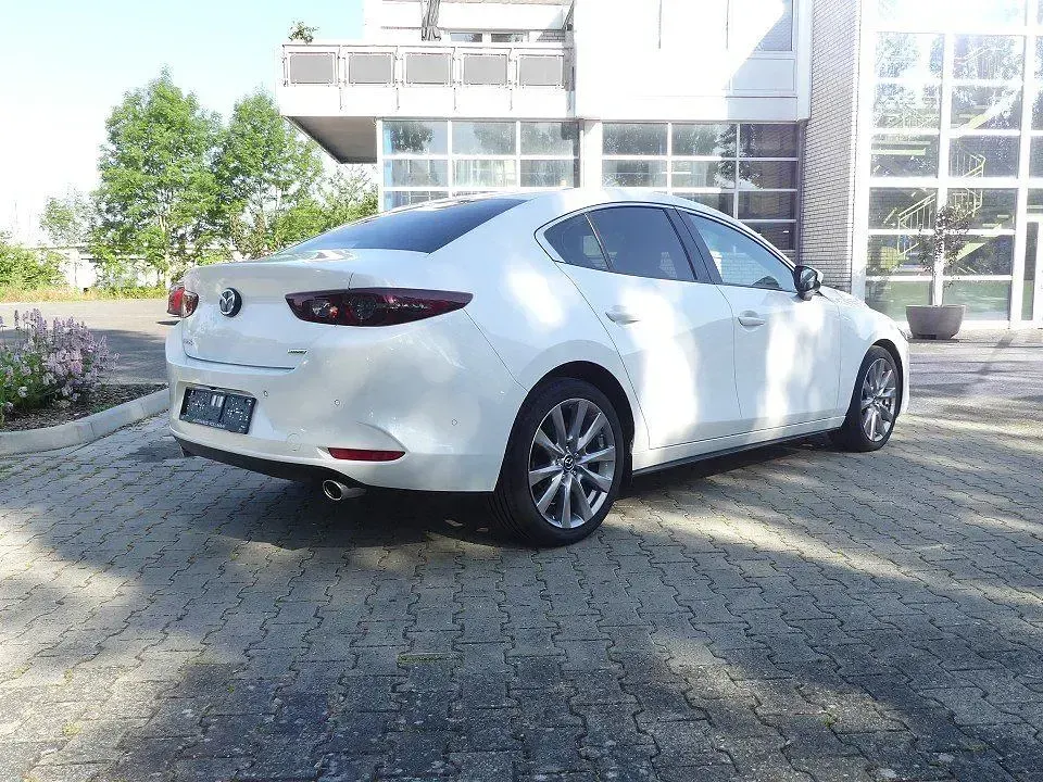 Gebraucht Mazda 3 Selection 122 PS (89 kW) 2019 Weiß Limousine
