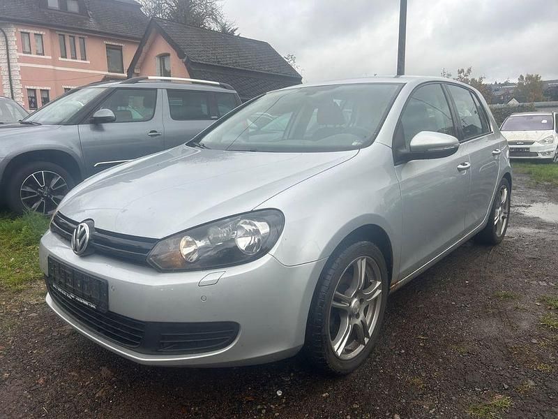 Silber Gebraucht 2010 VW Golf VI Comfortline Limousine | 3.399 € (Superpreis) - Bild 1/4