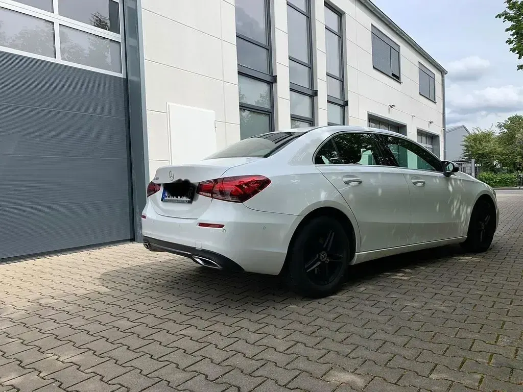 Gebraucht Mercedes A200 163 PS (119 kW) 2020 Braun Limousine