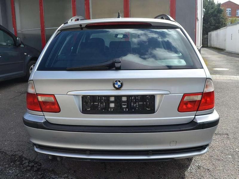 Gebraucht BMW 330 184 PS (135 kW) 2000 Silber Kombi