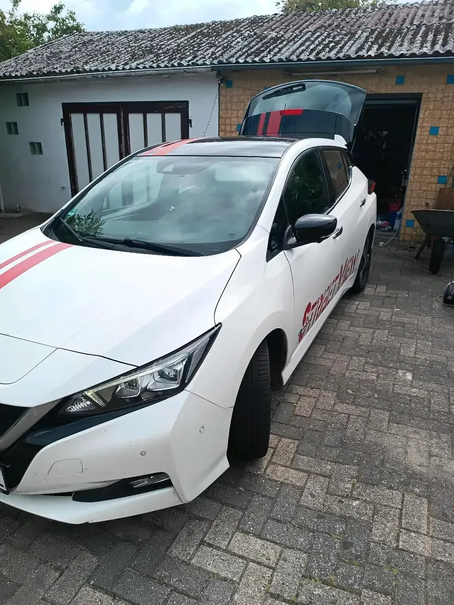 Gebraucht Nissan Leaf Tekna 110 kW (150 PS) 2018 Weiß Kleinwagen