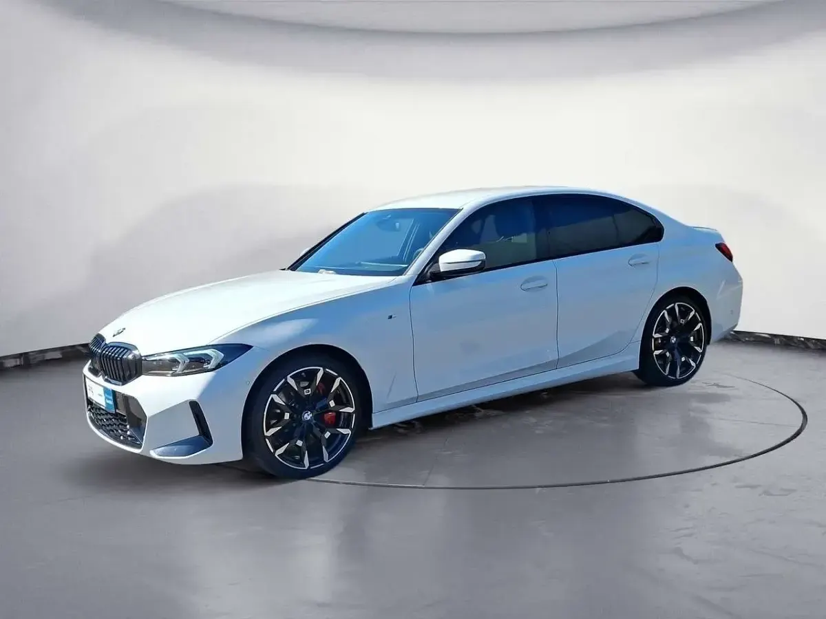 Gebraucht BMW 320 M Sport 184 PS (135 kW) 2025 Weiß Limousine
