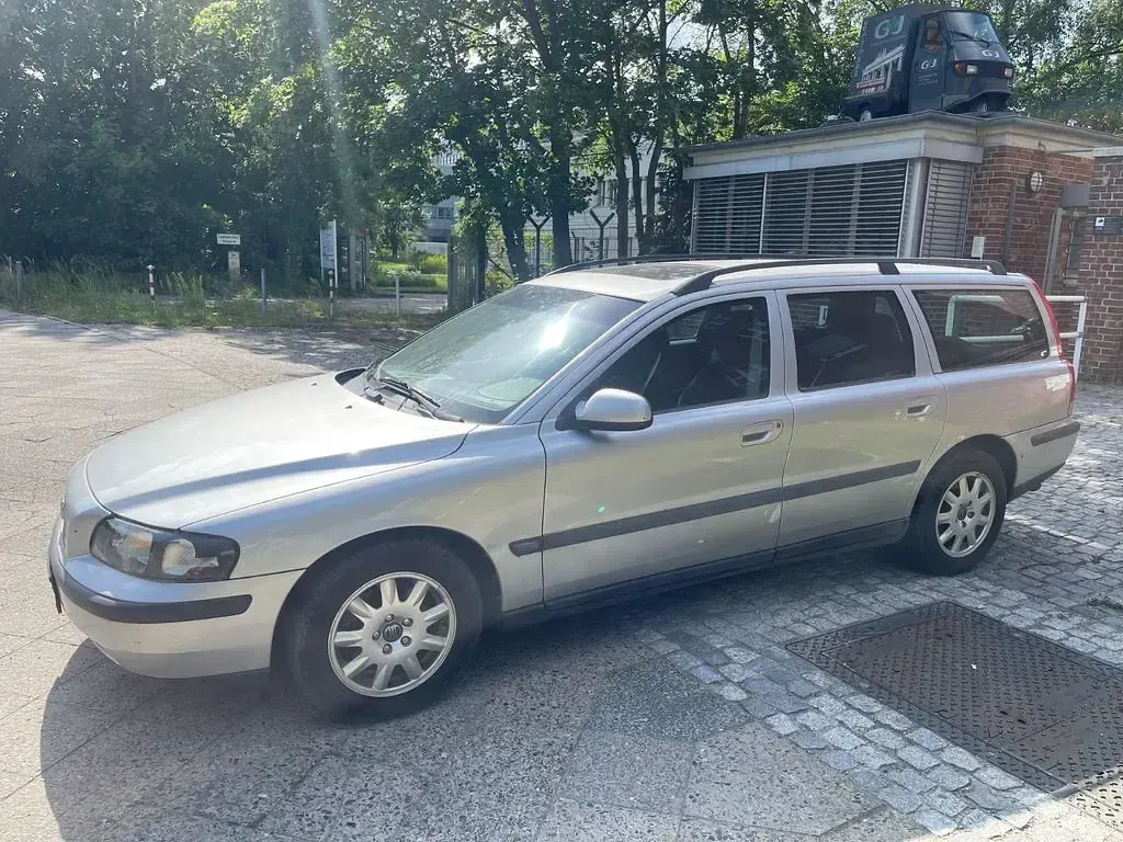 Gebraucht Volvo V70 Comfort 170 PS (125 kW) 2002 Silber Kombi