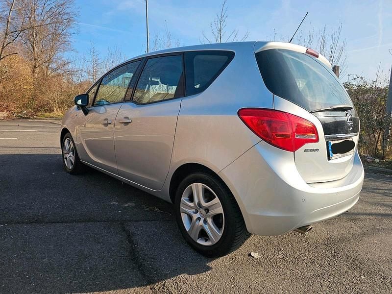Gebraucht Opel Meriva 140 PS (102 kW) 2015 Silber Van / Kleinbus