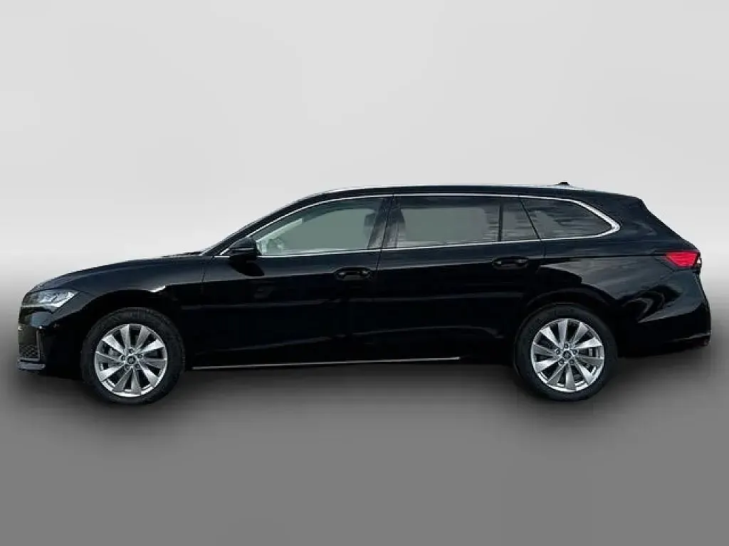Neu Skoda Superb Selection 150 PS (110 kW) 2026 Schwarz