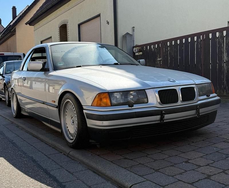 Gebraucht BMW 320 Cabriolet 150 PS (110 kW) 1998 Silber Cabrio