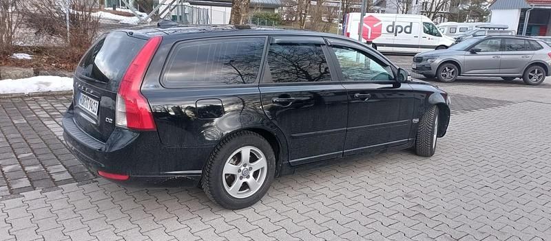 Gebraucht Volvo V50 114 PS (83 kW) 2010 Schwarz Kombi