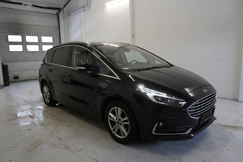 Gebraucht Ford S-MAX Titanium 190 PS (139 kW) 2020 Schwarz Van / Kleinbus
