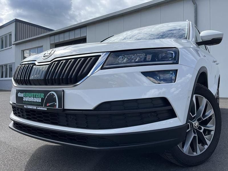 Weiß Gebraucht 2021 Skoda Karoq Clever SUV | 22.860 € (Guter Preis) - Bild 1/4