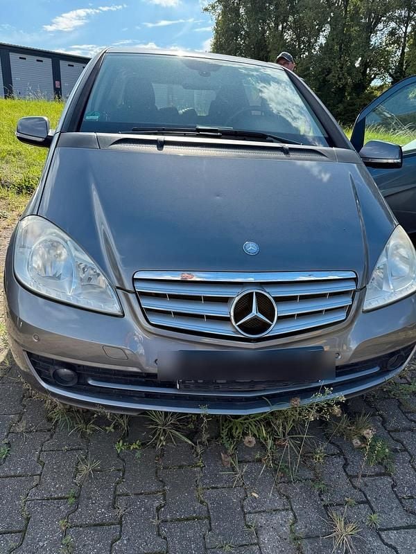 Grau Gebraucht 2009 Mercedes A160 Limousine | 3.499 € (Teuer) - Bild 1/4