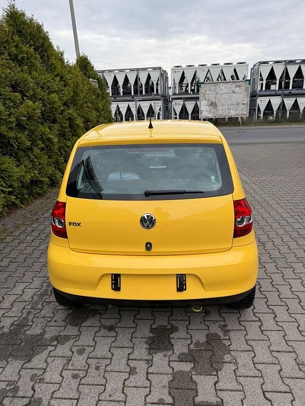 Gebraucht VW Fox Style 55 PS (40 kW) 2010 Gelb Kleinwagen