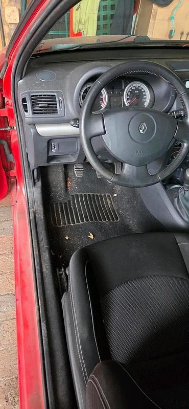 Gebraucht Renault Clio II Extreme 65 PS (47 kW) 2002 Rot Kleinwagen