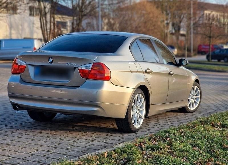 Gebraucht BMW 320 170 PS (125 kW) 2008 Beige Limousine