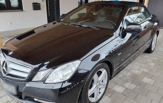 Gebraucht Mercedes E250 204 PS (150 kW) 2011 Schwarz Cabrio