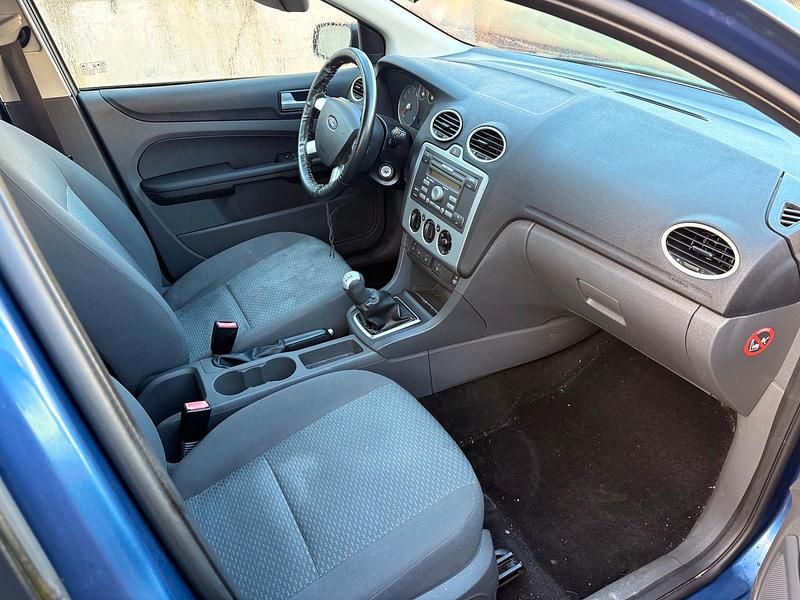 Second-hand Ford Focus Fun X 101 CP (74 kW) 2007 Albastru Break
