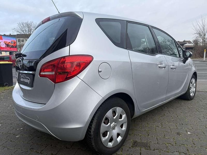 Gebraucht Opel Meriva Selection 101 PS (74 kW) 2012 Silber Van / Kleinbus