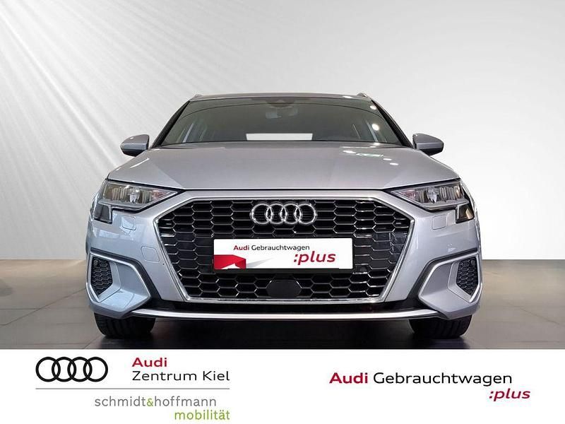 Gebraucht Audi A3 Advanced Plus 150 PS (110 kW) 2023 Florettsilber metallic Limousine