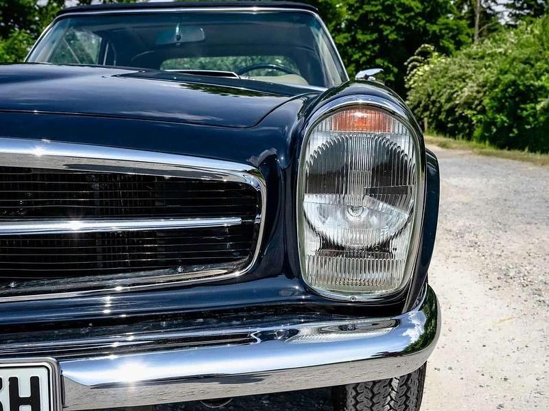 Blau Gebraucht 1971 Mercedes SL280 Cabrio | 66.000 € - Bild 1/4