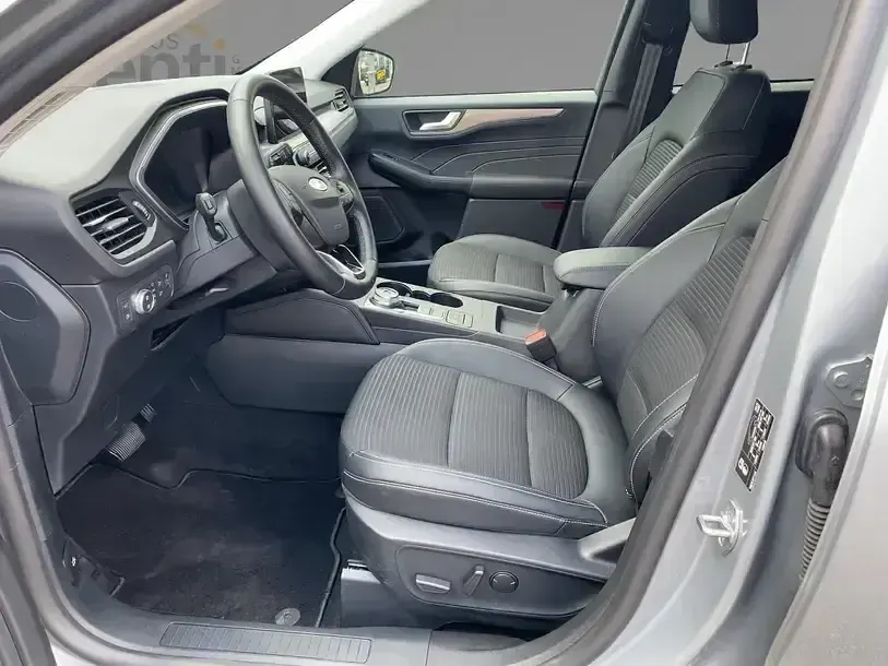Używany Ford Kuga Titanium X 225 KM (165 kW) 2023 Szary SUV