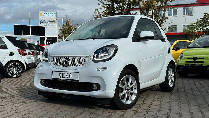 Weiß Gebraucht 2019 Smart ForTwo Cabrio Cabrio | 16.490 € (Guter Preis) - Bild 1/4