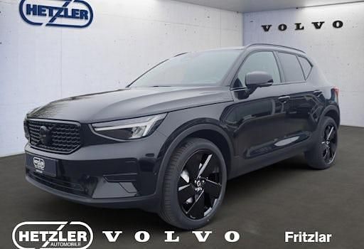 Neu Volvo XC40 Plus 163 PS (119 kW) 2026 Schwarz SUV