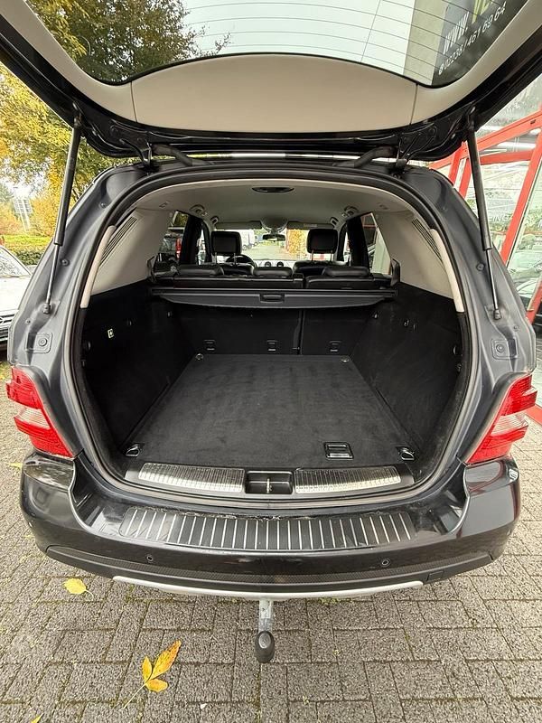 Gebraucht Mercedes ML280 197 PS (144 kW) 2006 Schwarz SUV
